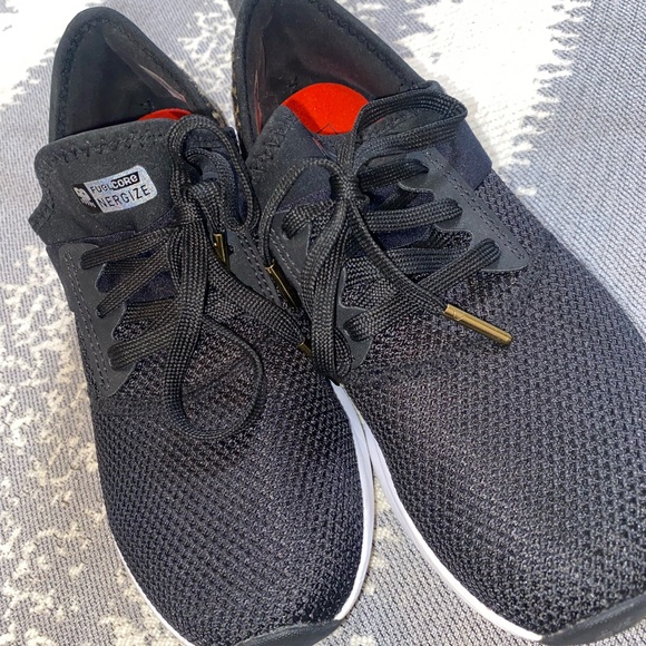 Women’s New Balance Black Sneakers with Leopard Breathable Knit Design - Picture 4 of 7